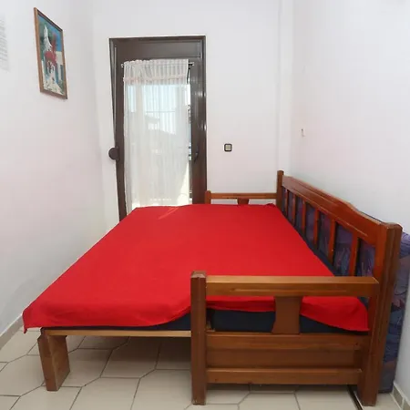 Castor מלון דירות 3*