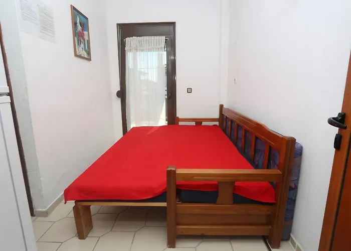 Castor Aparthotel 3*